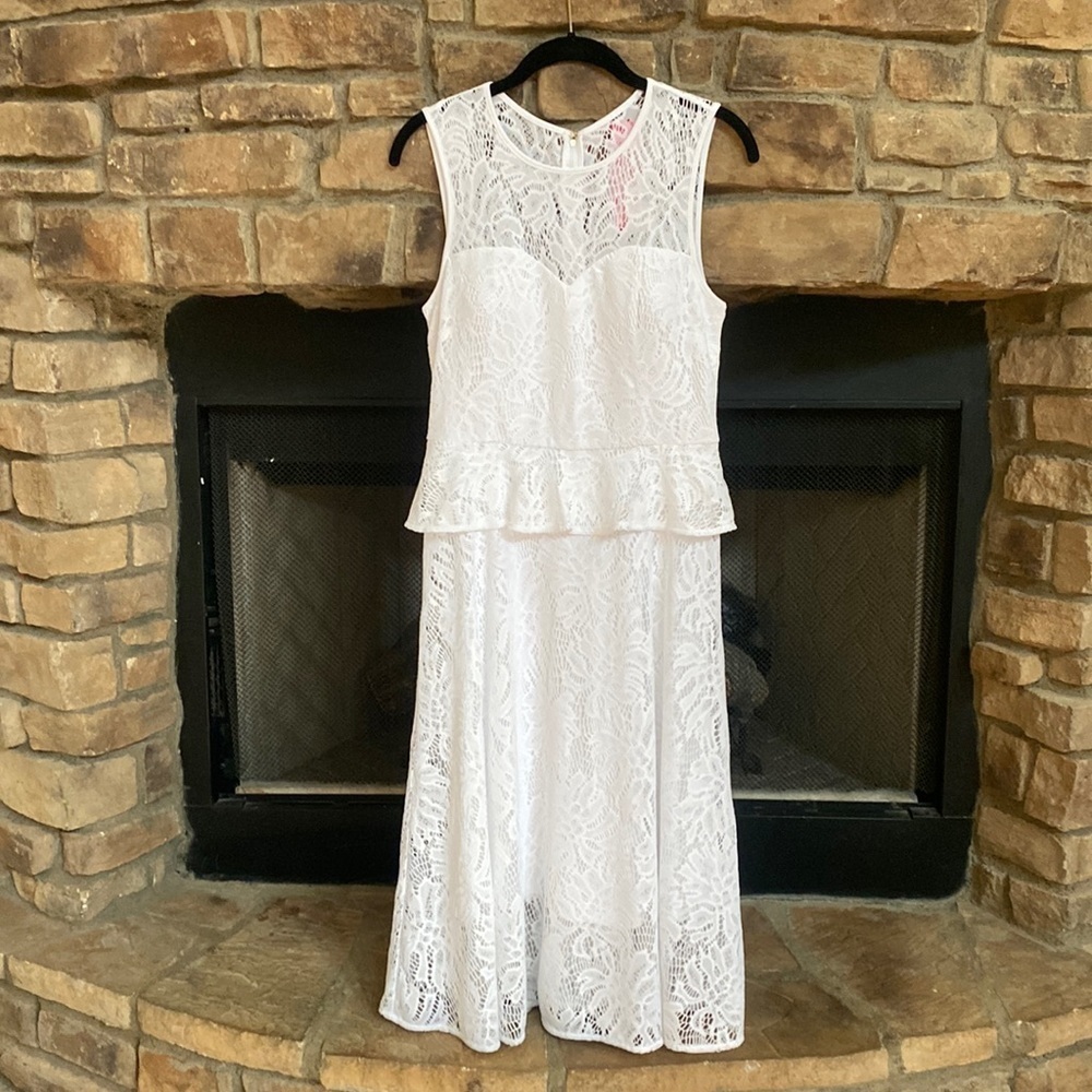 NWT Lilly Pulitzer “resort white, paradise found lace” white dress. Size 6